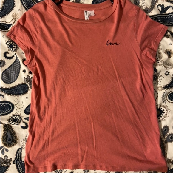 T-Shirt - Picture 1 of 2